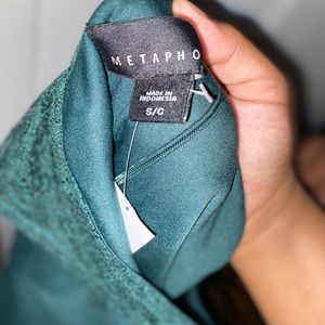 Metaphor below knee length army green dress